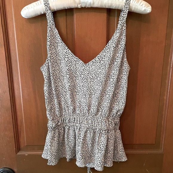 Peplum Top Spotted Print in black and white - Picture 3 of 12